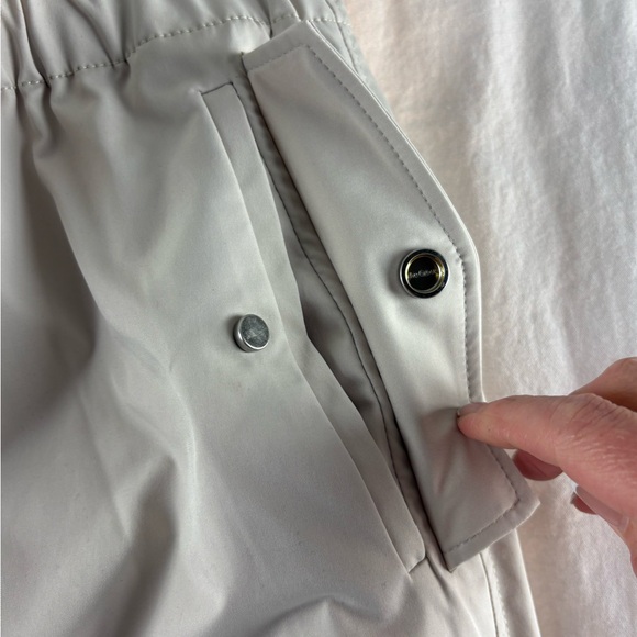 Aritzia The Group Babaton Light Beige
Emerson Skirt 6 - Picture 8 of 11